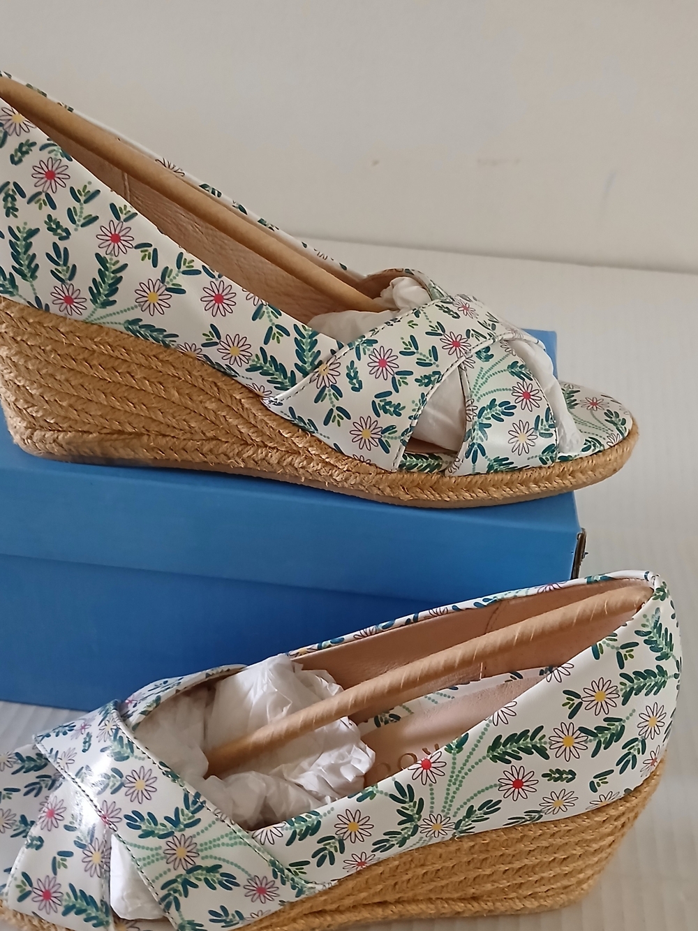 Women's Floral Espadrille Wedge Sandals - White Multicolor New $35 - Picture 7 of 8